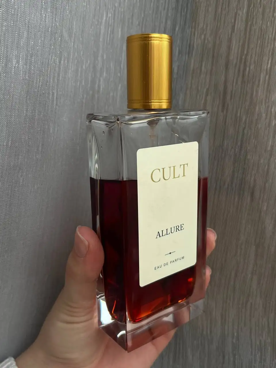 Продам духи с коробкой - Парфюмерия (Барахолка) в Люберцы