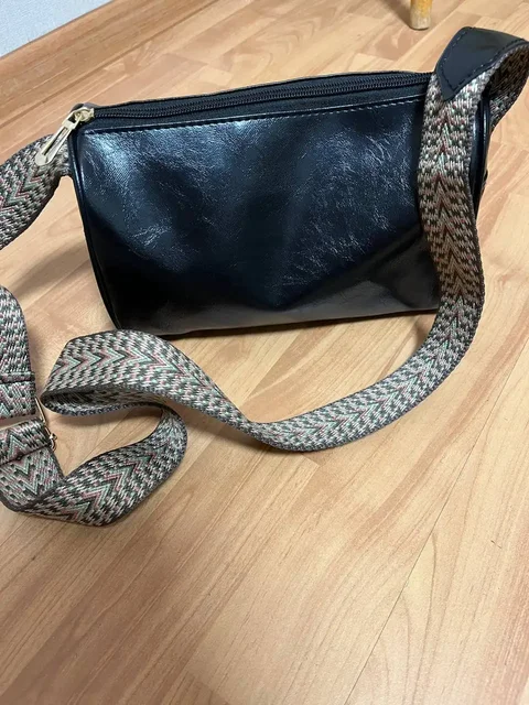 Продам женскую сумку почти новую - Кроссовки в Люберцы