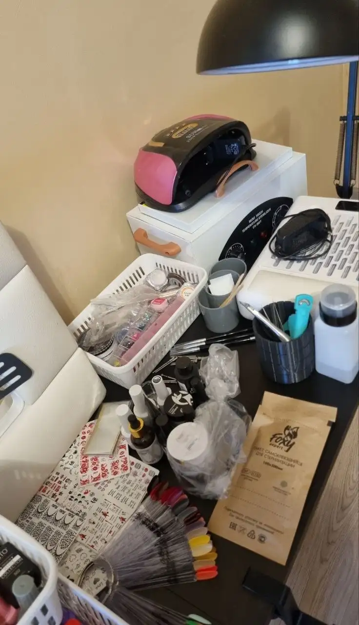 Все для маникюра со столом - Маникюрное оборудование (Барахолка) в Люберцы