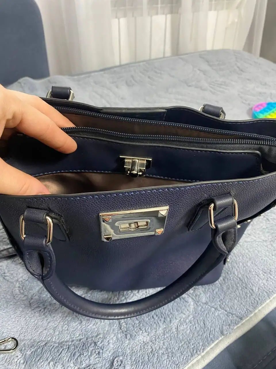 Сумка новая из магазина Кари - Барахолка в Люберцы