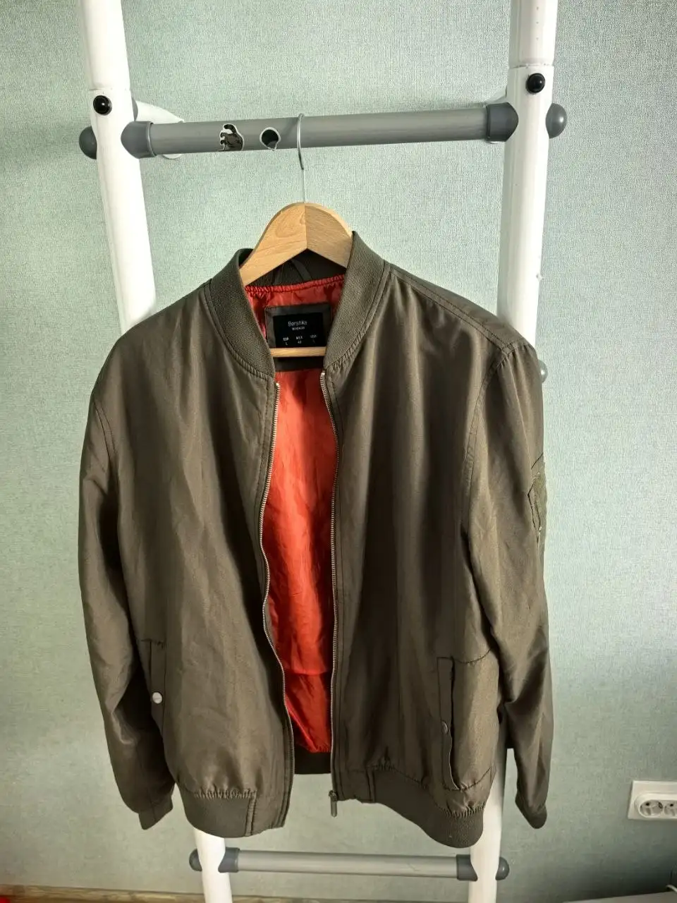 Продажа мужских курток размер L - Мужская одежда (Одежда) в Люберцы