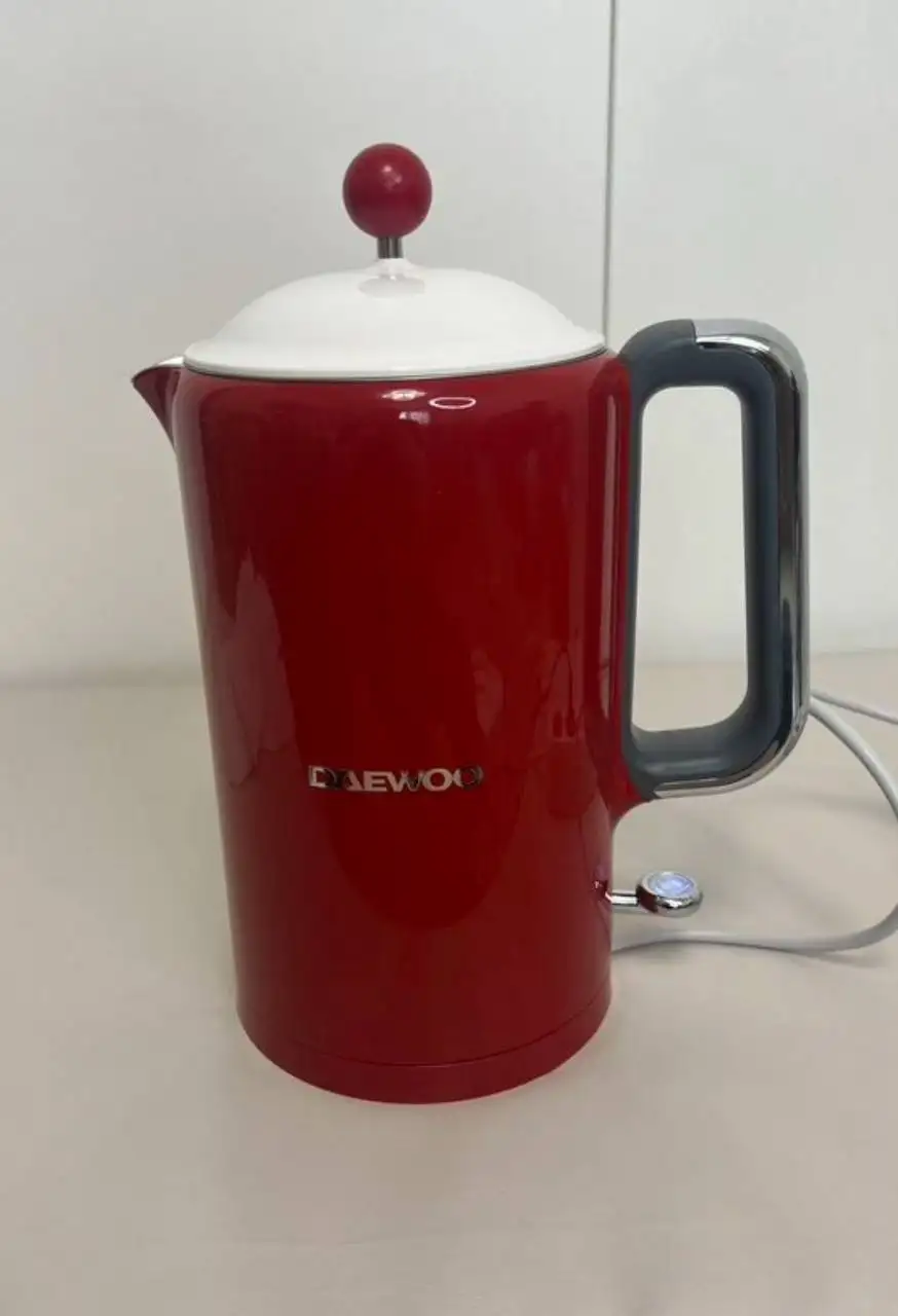 Электрический чайник Daewoo и кружки - Барахолка в Некрасовка