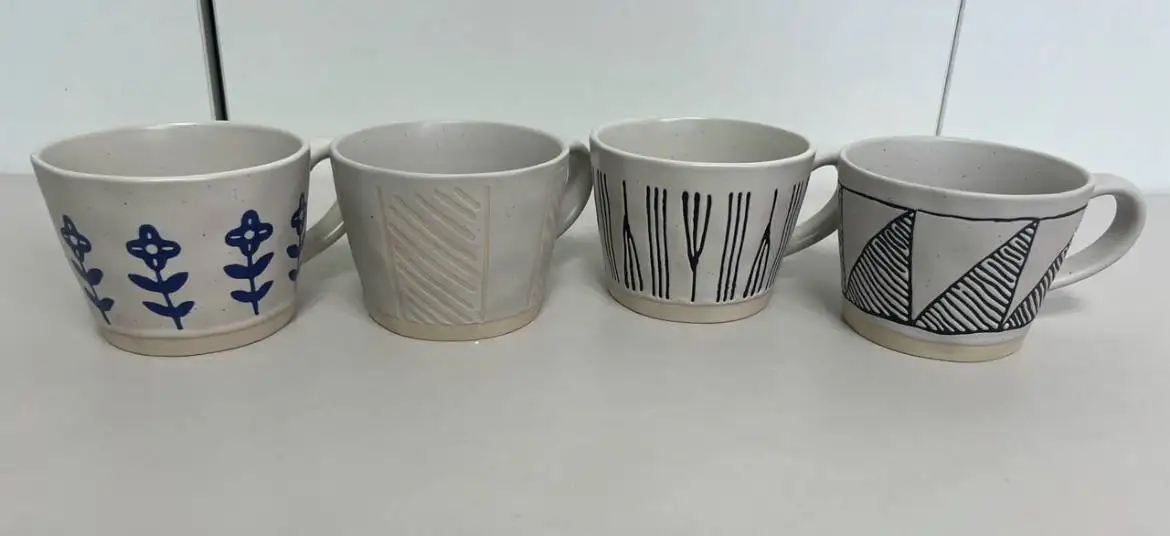 Электрический чайник Daewoo и кружки - Барахолка в Некрасовка