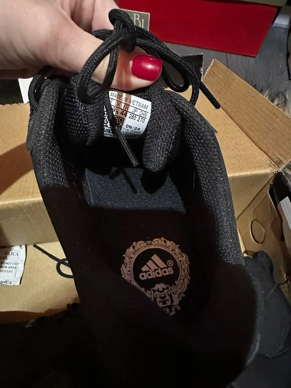 Кроссовки состояние новых - Обувь (Одежда) в Некрасовка