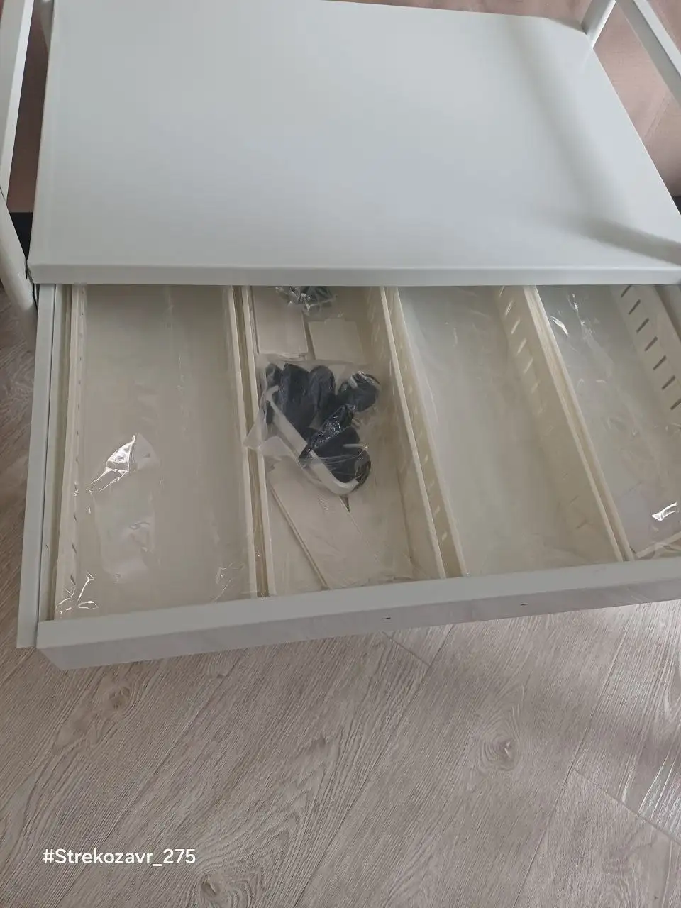 Продам металлический раскладной столик-тумбу - Столики и тумбы (Для дома и дачи) в Люберцы