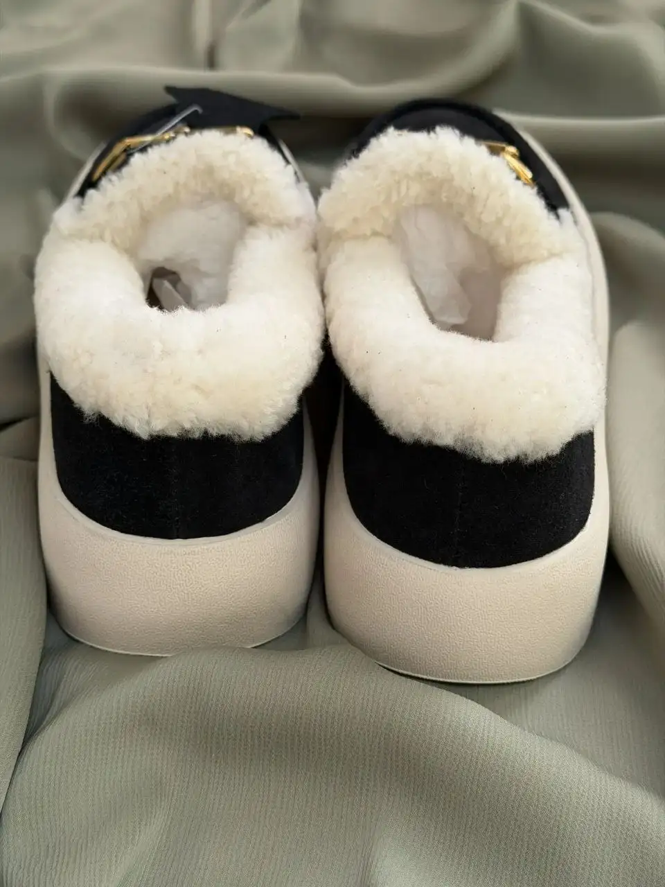 Новые угги 37 размера - Обувь (Одежда) в Некрасовка