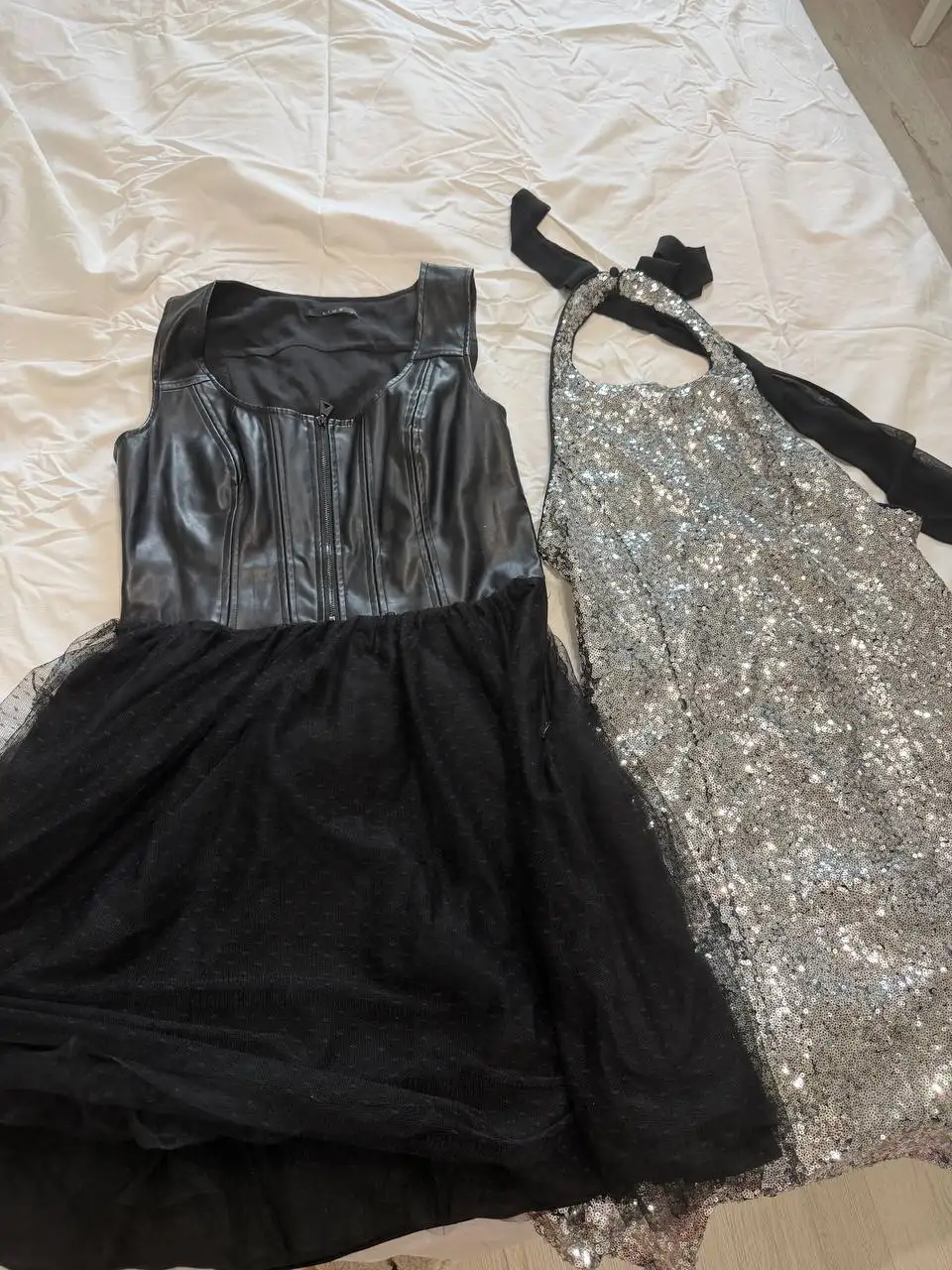 Продаю платья - Платья (Одежда) в Москва