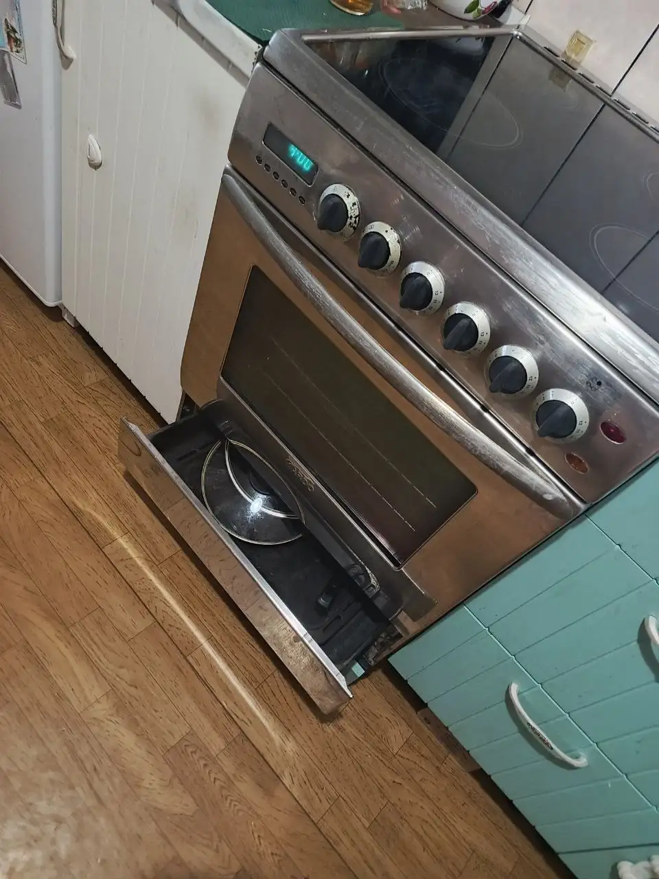 Продам плиту 60*60 стеклокерамика - Кухонные плиты (Для дома и дачи) в Люберцы