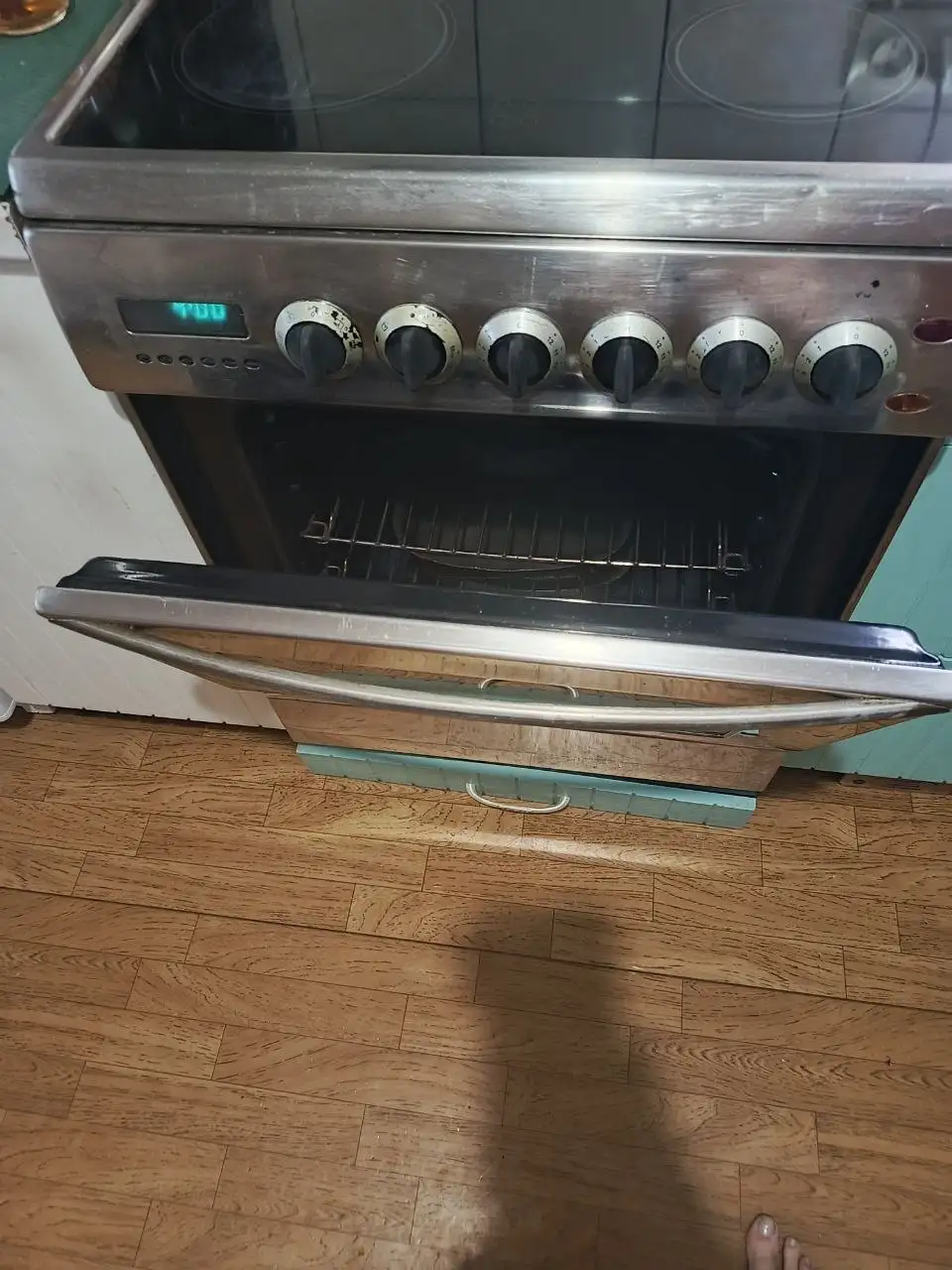 Продам плиту 60*60 стеклокерамика - Кухонные плиты (Для дома и дачи) в Люберцы