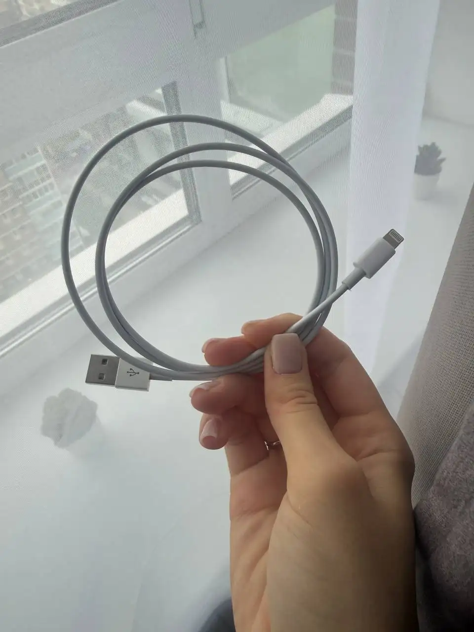Провод для зарядки на iPhone - Аксессуары для смартфонов (Электроника) в Люберцы