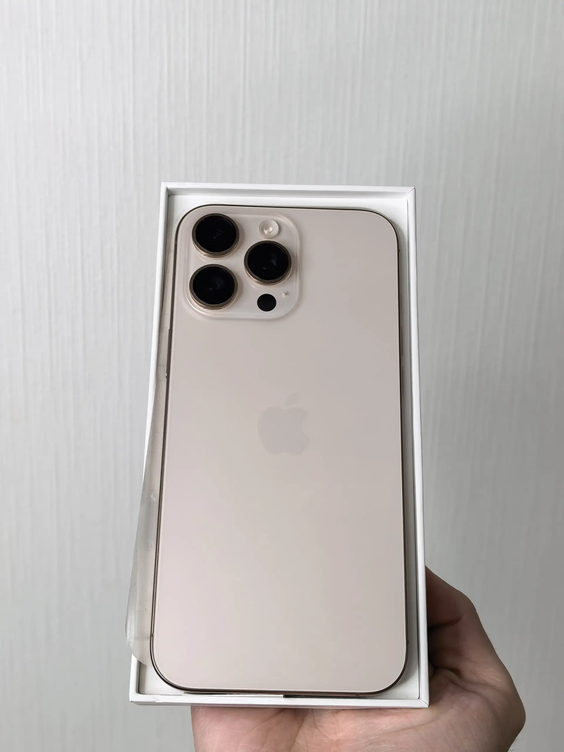 iPhone 16 Pro Max 1 TB - Смартфоны (Электроника) в Москва