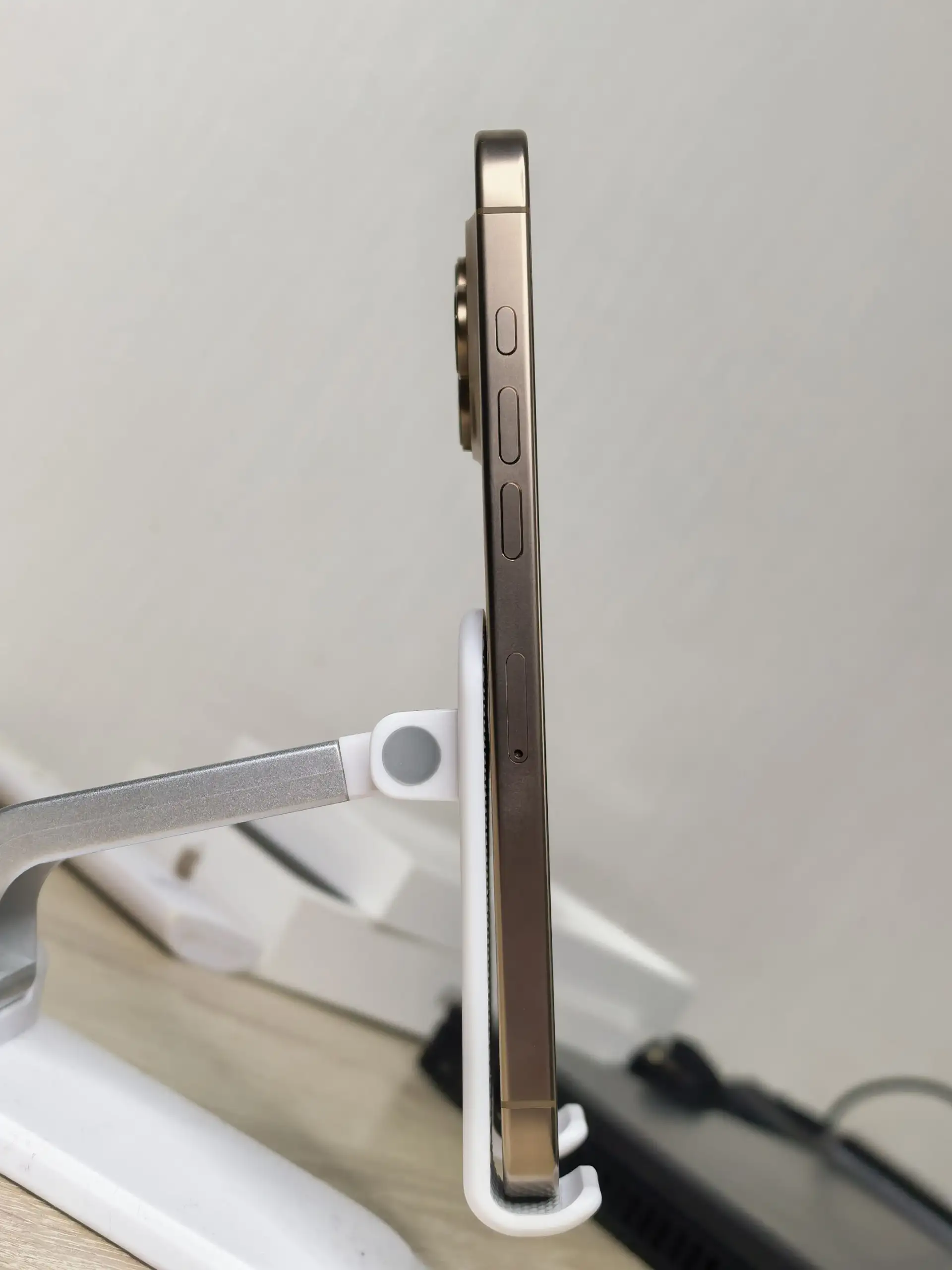 iPhone 16 Pro Max 1 TB - Смартфоны (Электроника) в Москва