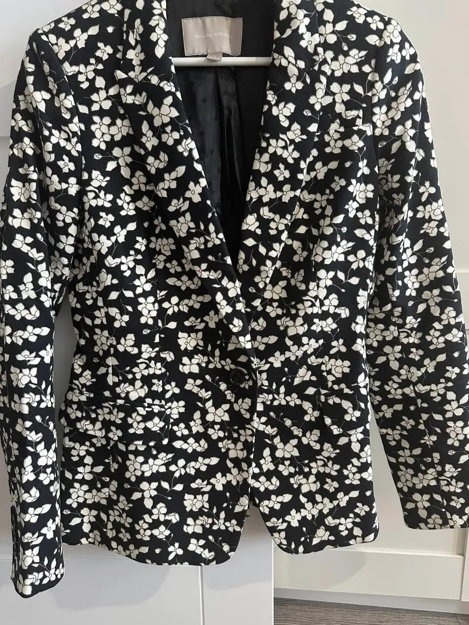 Продам женский пиджак Banana Republic - Женская одежда (Одежда) в Некрасовка