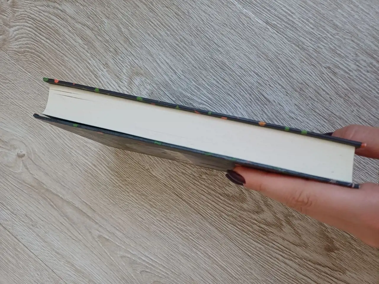 Продам книгу в твёрдой обложке - Книги (Барахолка) в Люберцы