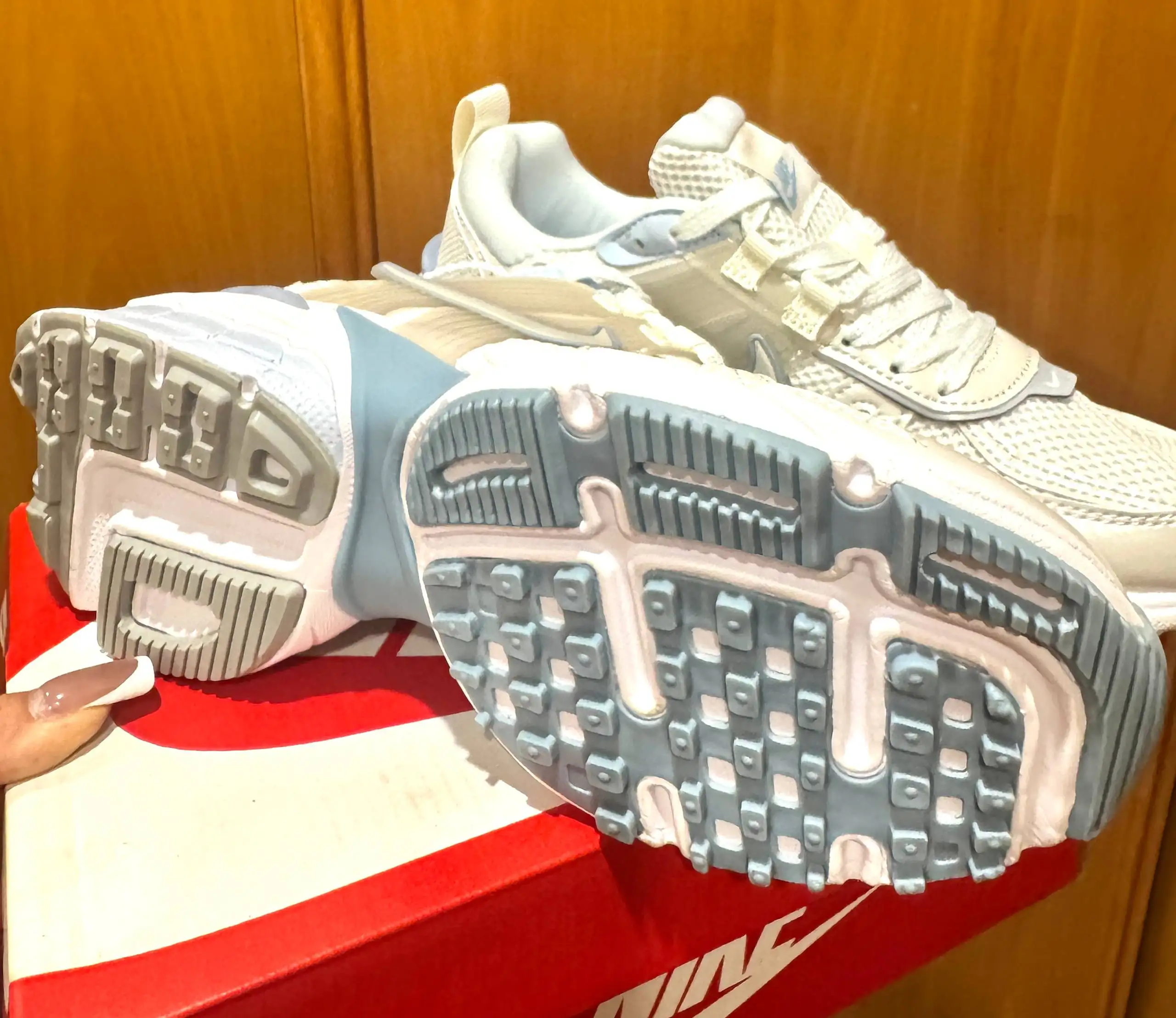 Продам кроссовки Nike новые - Обувь (Одежда) в Люберцы