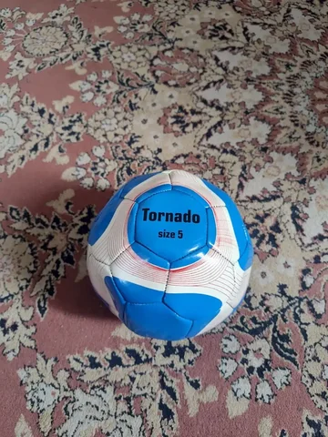 Футбольный мяч Demix tornado size 5 - Роликовые коньки в Люберцы