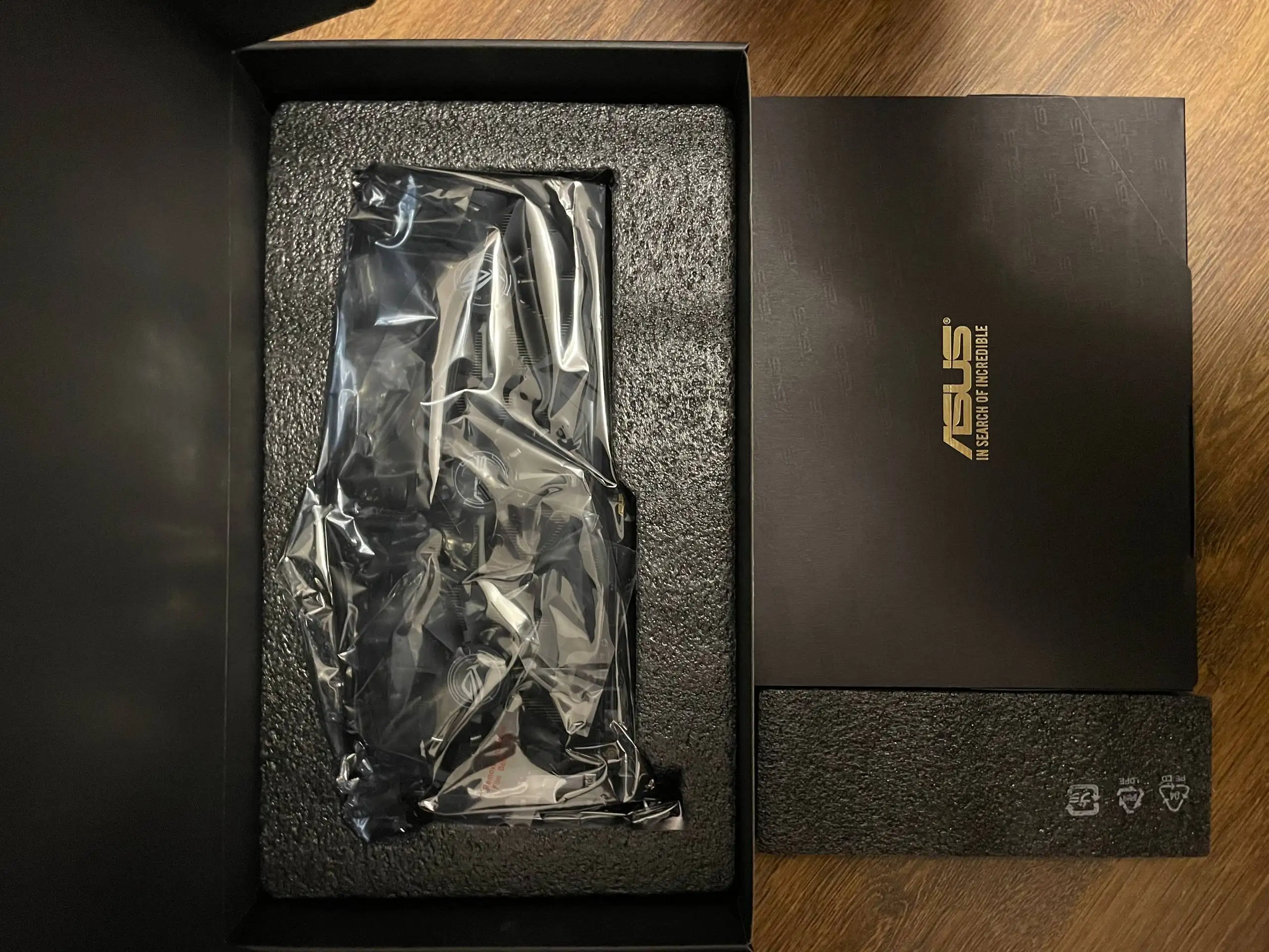 ASUS ROG Strix GTX 1060 6GB - Видеокарты (Электроника) в Люберцы