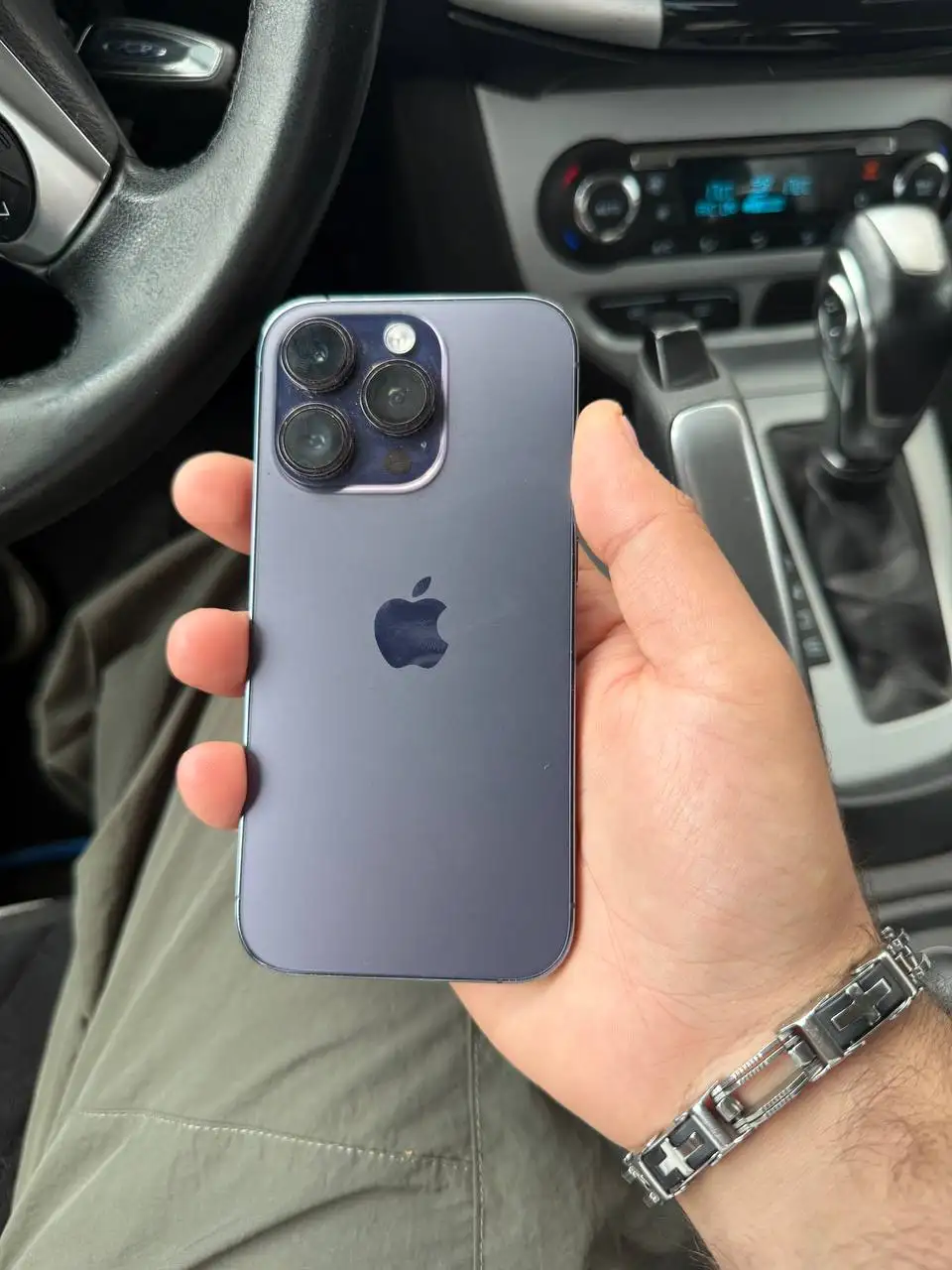 iPhone 13 и iPhone 14 Pro - Смартфоны и телефоны (Электроника) в Москва