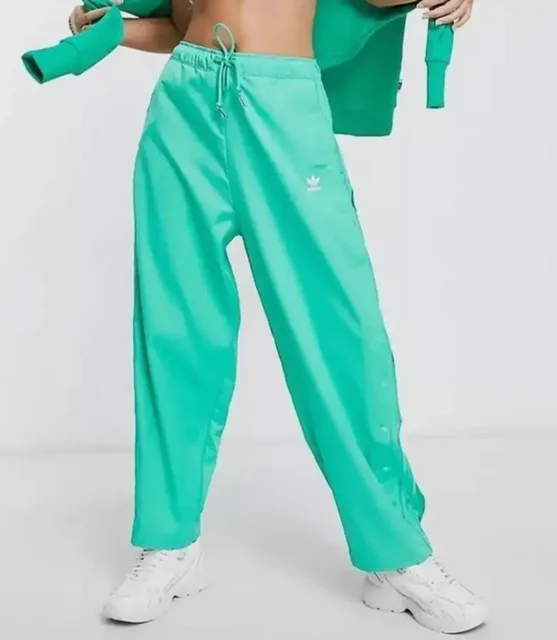 Новые брюки Adidas Originals Relaxed Pant, размер 42 - Головные уборы в Люберцы