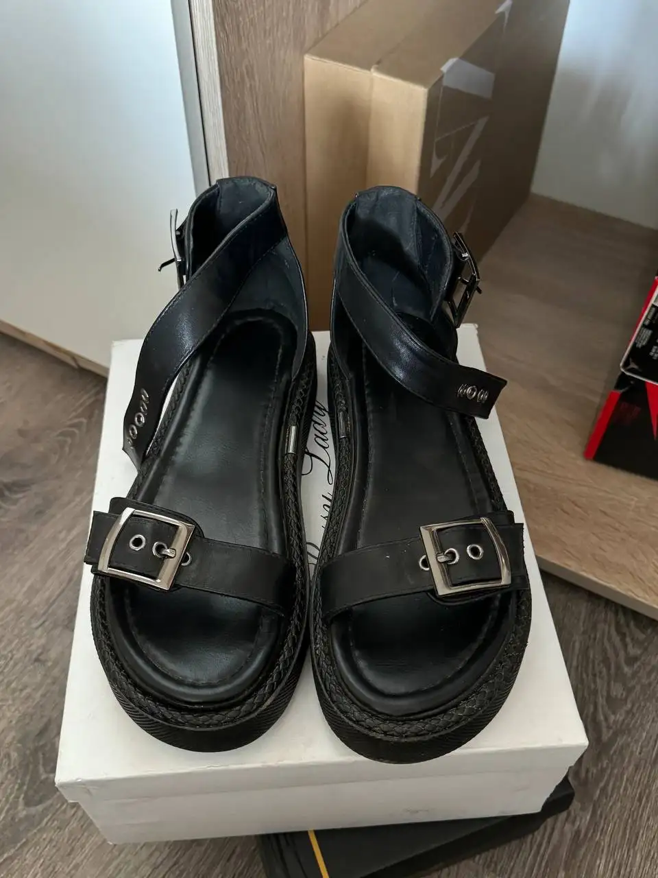 Продам обувь и сумку Guess - Барахолка в Люберцы