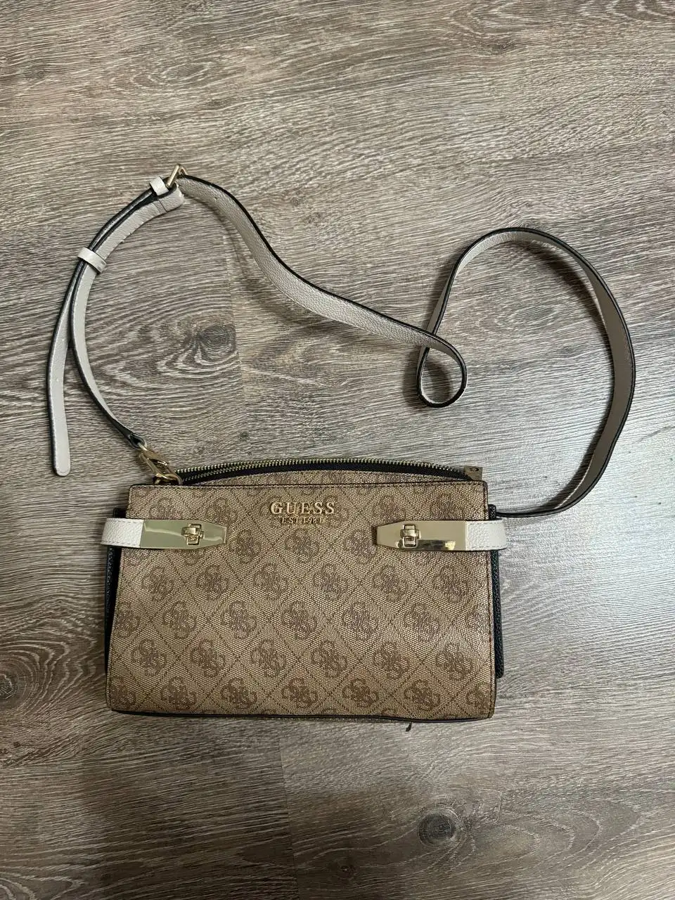 Продам обувь и сумку Guess - Барахолка в Люберцы