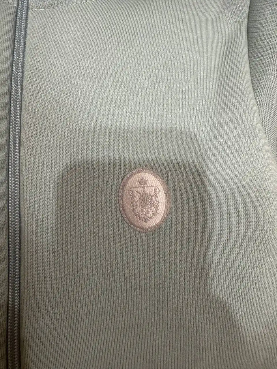 Продается костюм фирмы «Наследник»