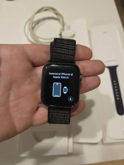 Apple Watch Series 4 44mm с замененным аккумулятором - Электроника в Барнаул