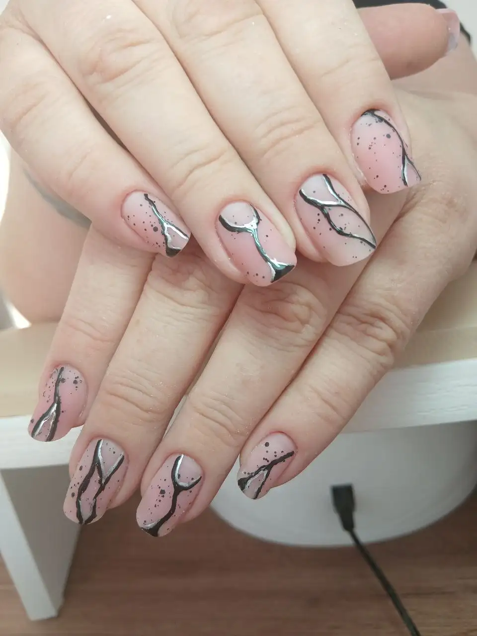 Наращивание ногтей и маникюр с дизайном, требуются модели - Красота и здоровье (Услуги) в Барнаул