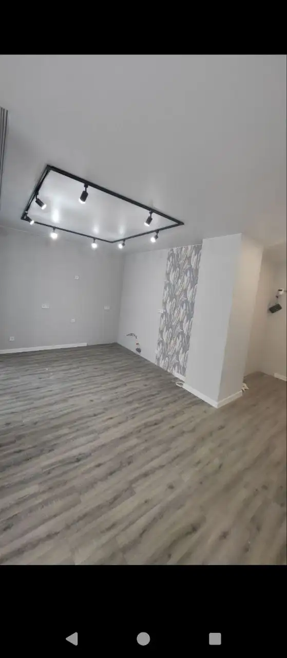 Услуги по шпаклевке стен и поклейке обоев - Ремонт и отделка (Услуги) в Барнаул