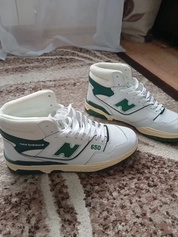 Продам новые кроссовки 43 размера - Куртки в Барнаул