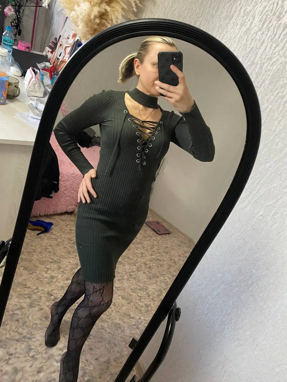 Платье с чокером и шнуровкой оливкового цвета - Женская одежда (Одежда) в Барнаул