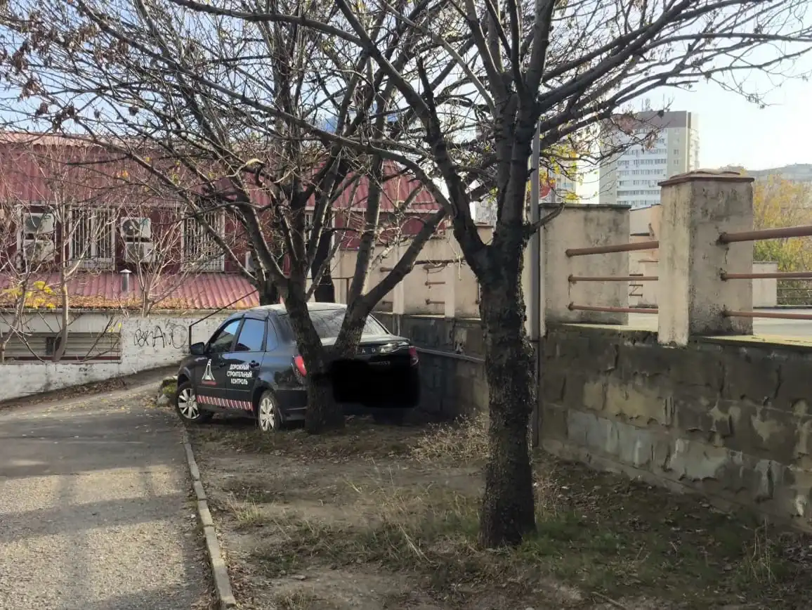 Проблема несанкционированной парковки в Новороссийске