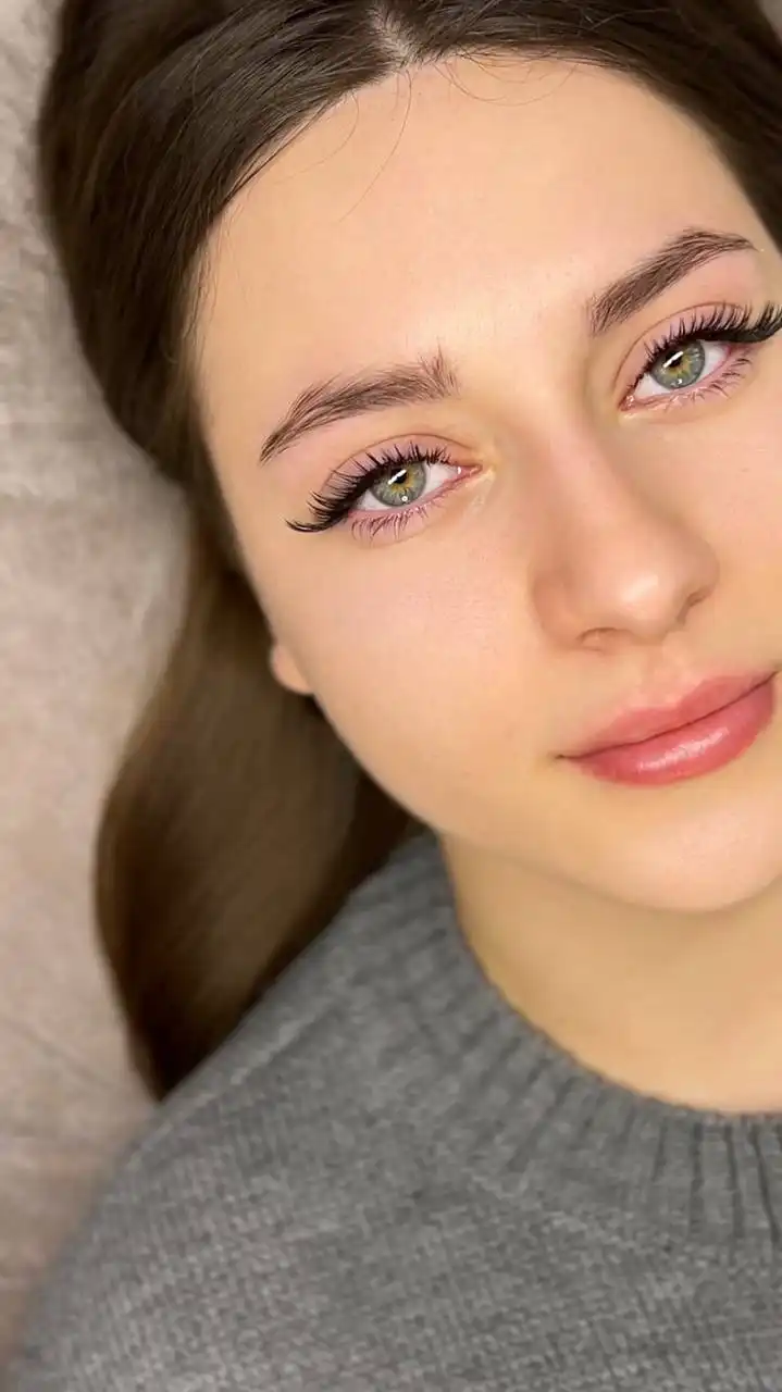 Наращивание ресниц перед Новым годом в Новороссийске