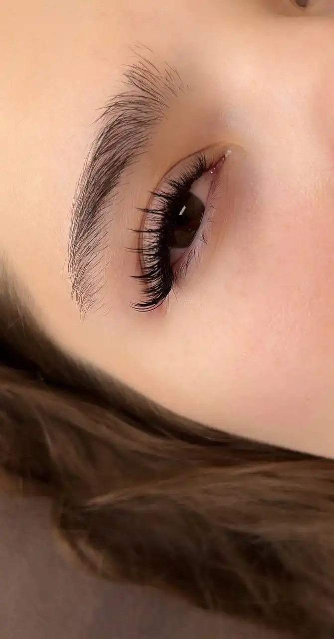 Наращивание ресниц перед Новым годом в Новороссийске