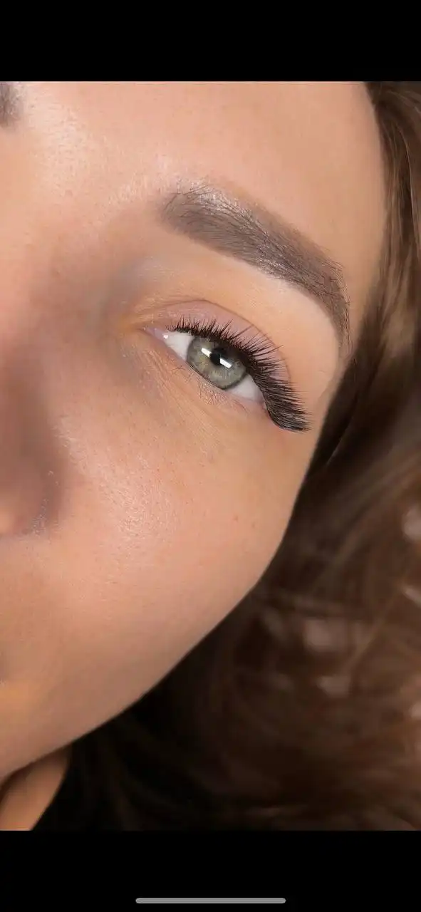 Наращивание ресниц перед Новым годом в Новороссийске