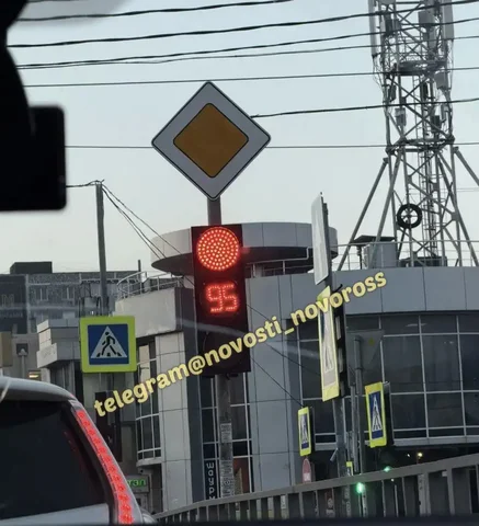 Жалоба на длинный светофор у автовокзала Видова - частное объявление в Новороссийск