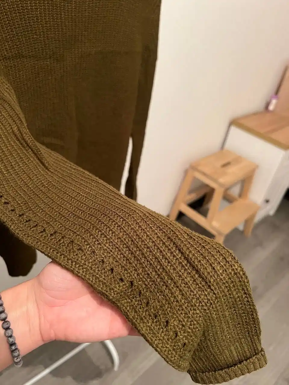 Свитер Love Republic и кофта Mango