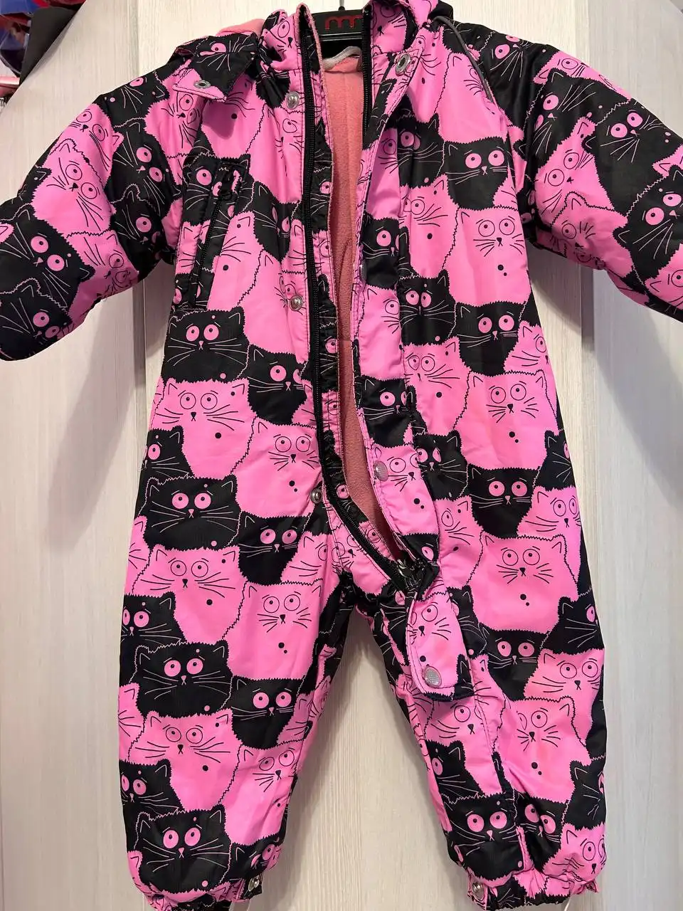 Комбинезон зимний 74-80 с шапкой-шлемом