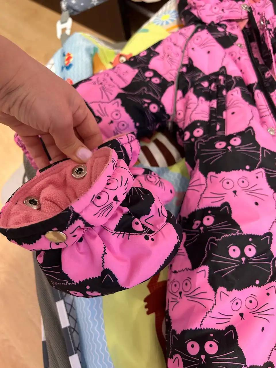 Комбинезон зимний 74-80 с шапкой-шлемом