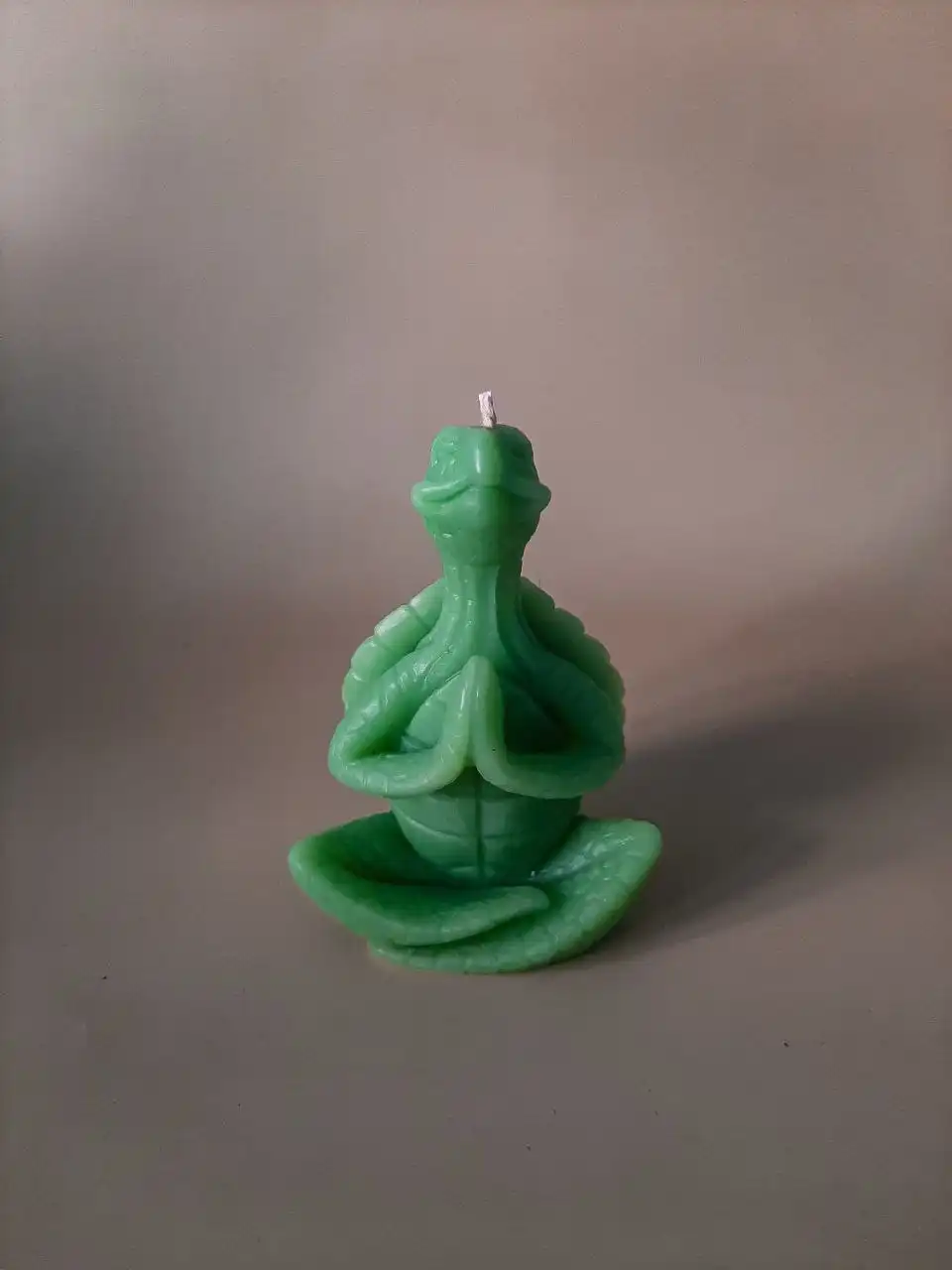 Фигурная свеча "Медитирующая черепаха"