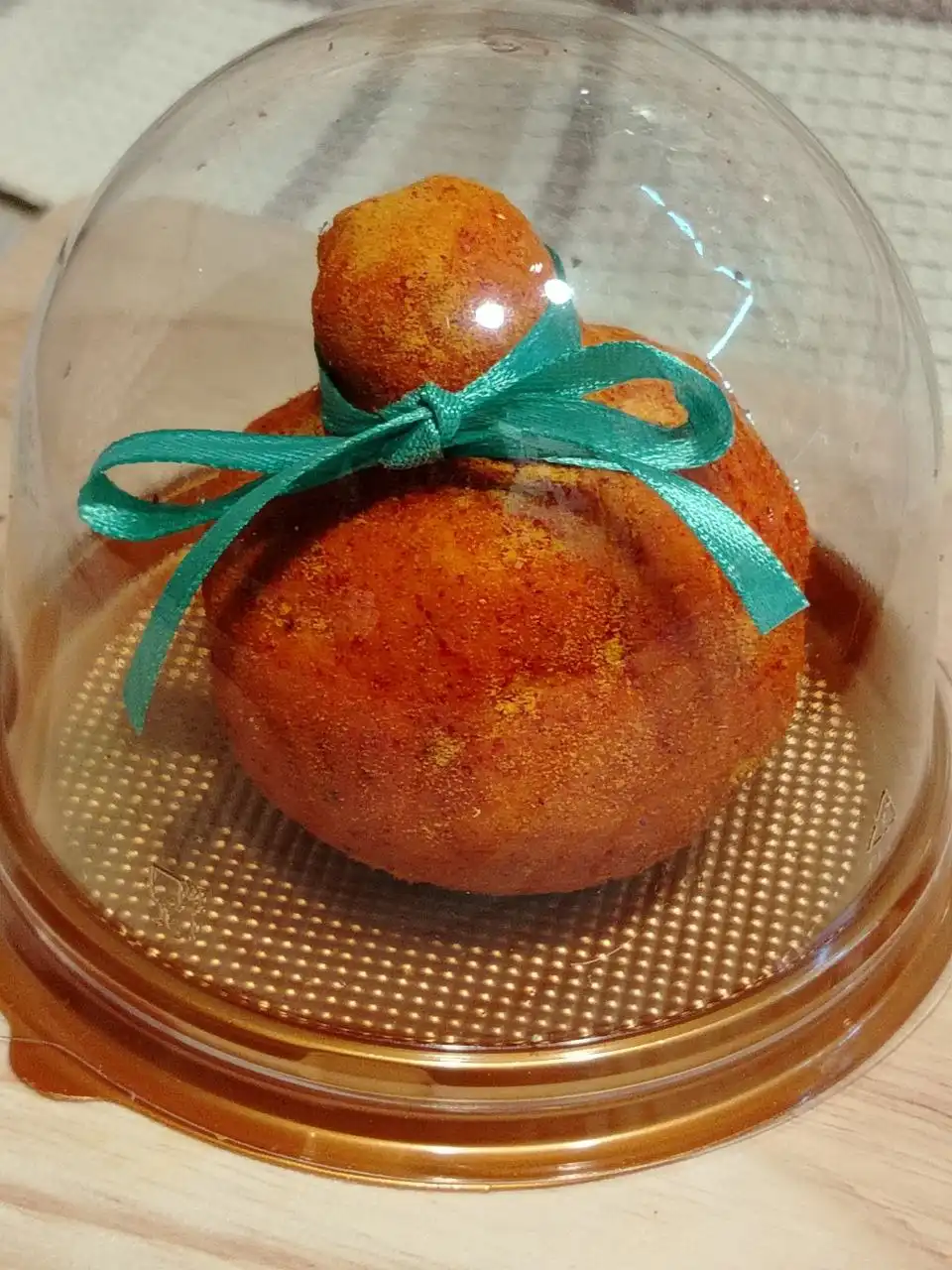 Сыр в качестве подарка и украшения стола