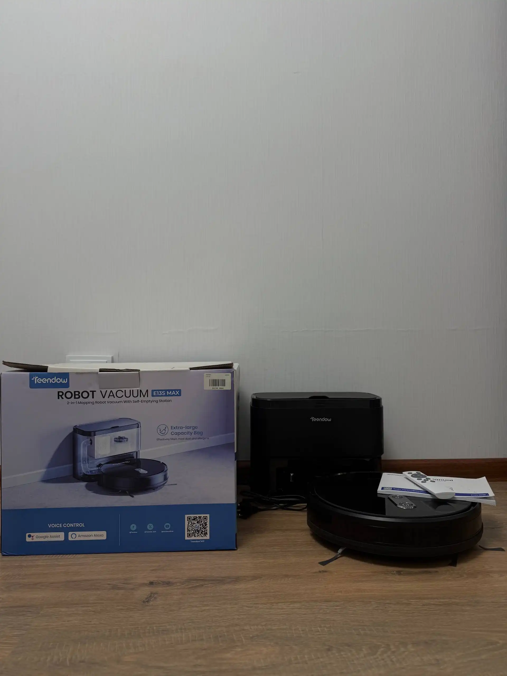 Робот-пылесос с влажной и сухой уборкой и станцией самоочистки