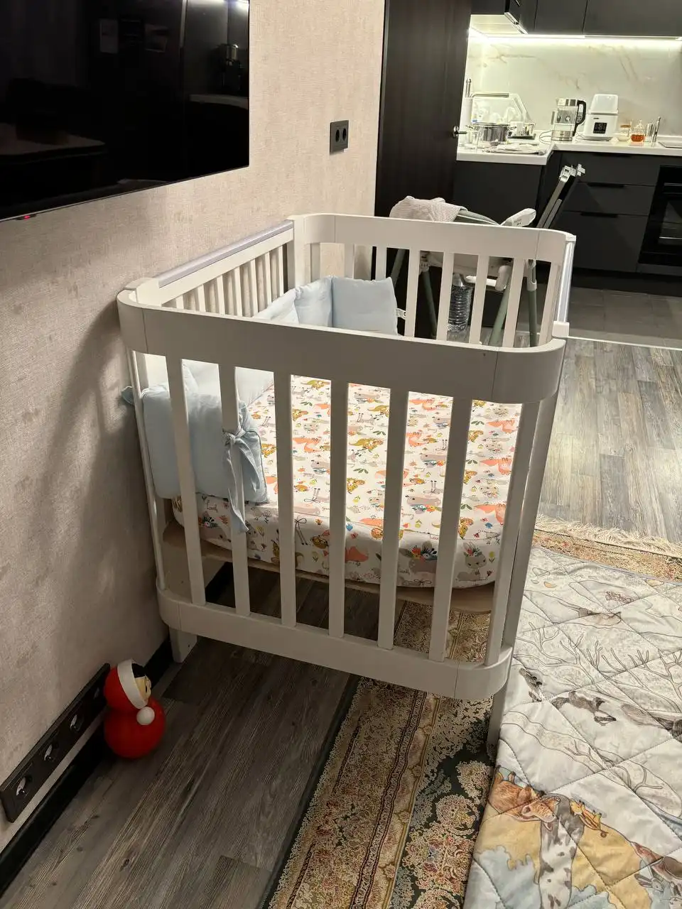 Продам детскую кроватку Happy Baby Mommy Love