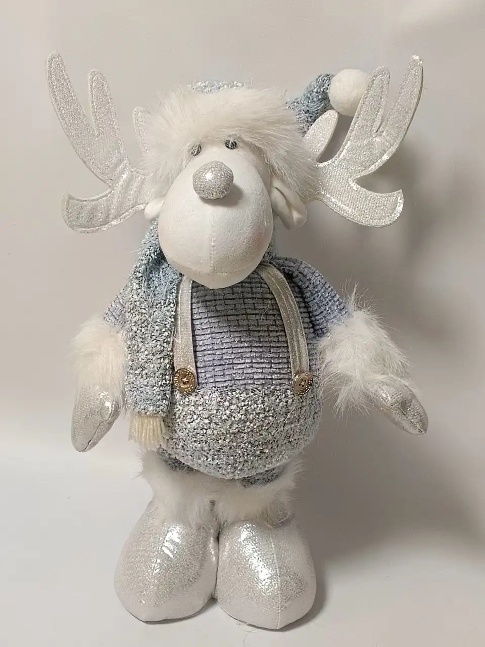 Продажа плюшевых оленей разных цветов