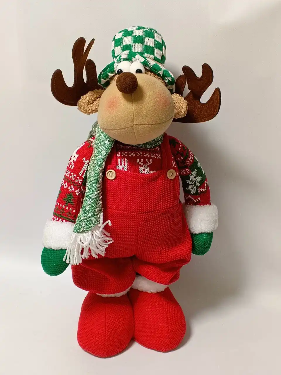 Продажа плюшевых оленей разных цветов