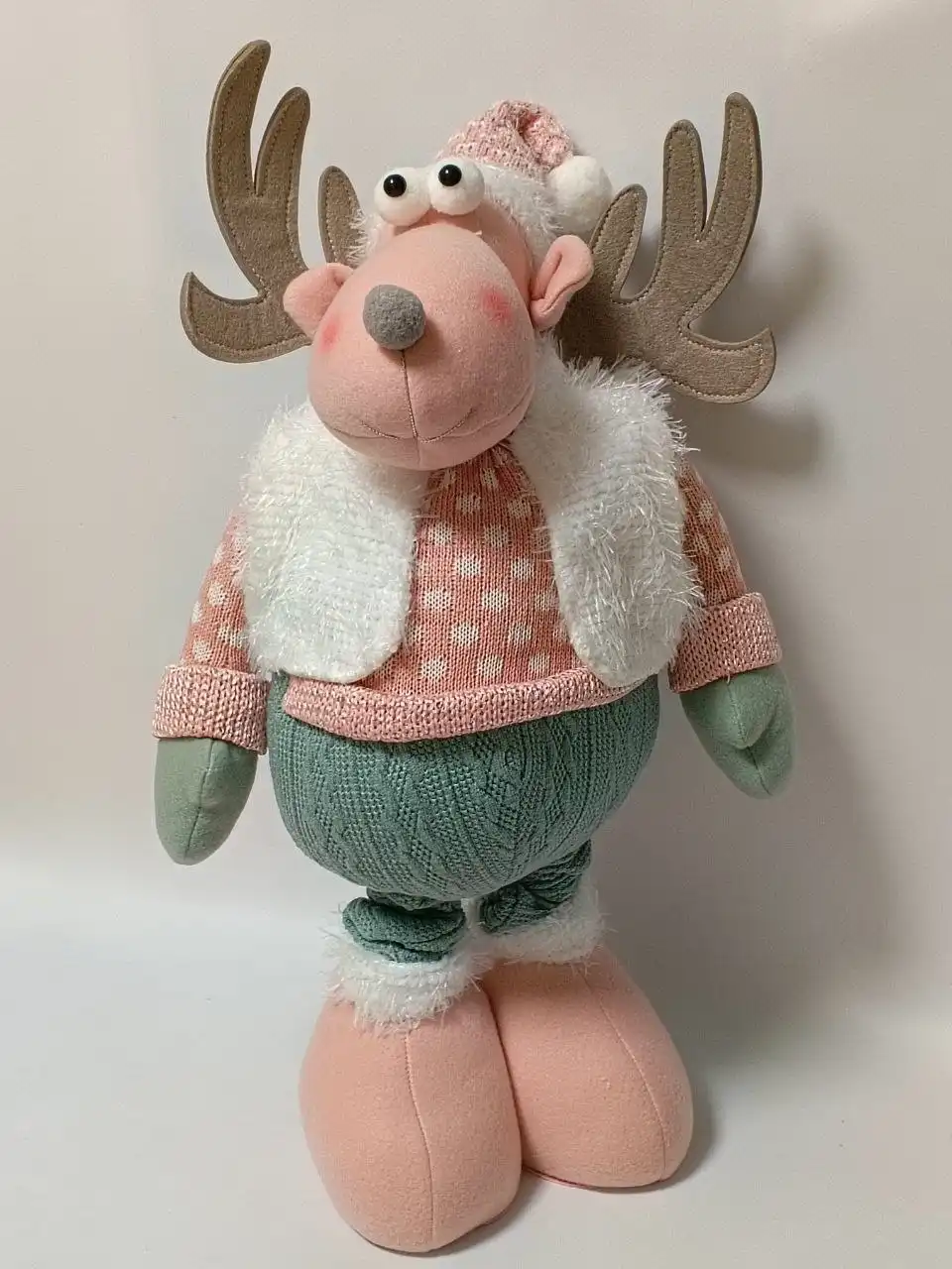 Продажа плюшевых оленей разных цветов