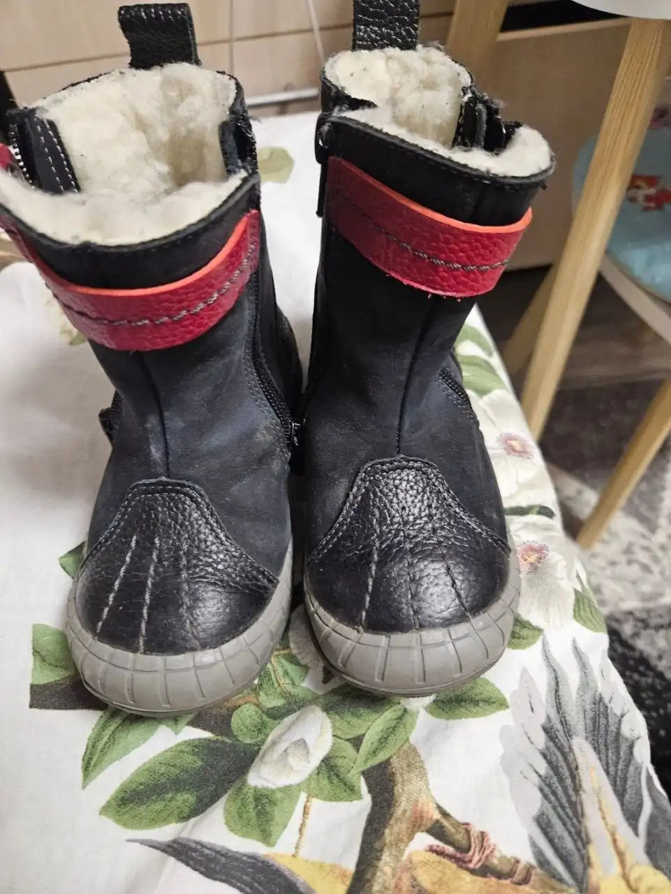 Зимняя детская одежда и обувь