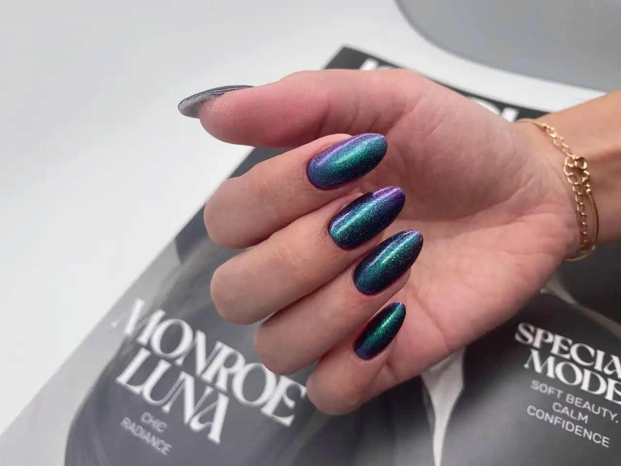 Маникюр, педикюр и наращивание ногтей в салоне J.NAIL_BAR