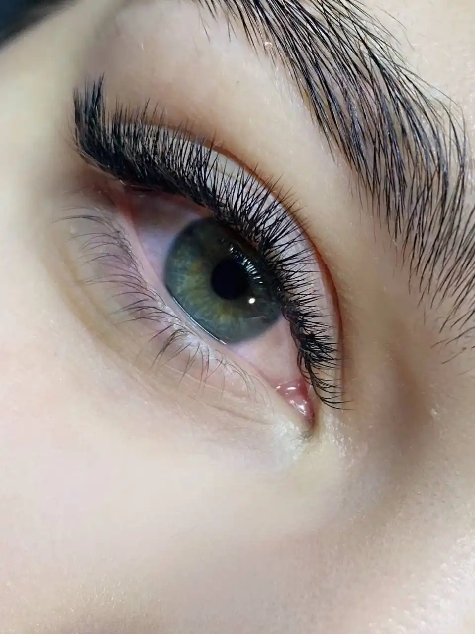 Услуги мастера-бровиста и лешмейкера