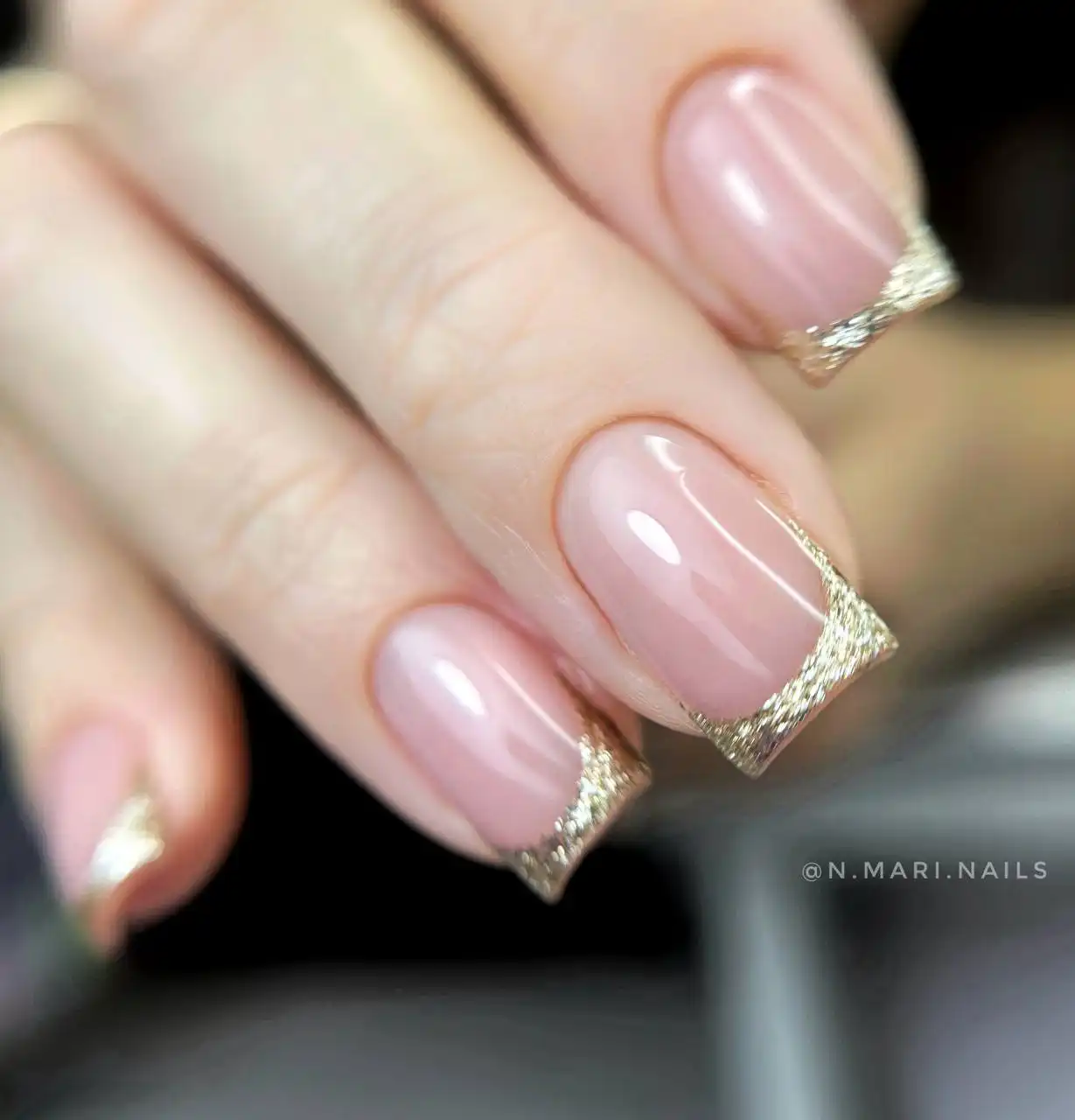 Услуги маникюра и педикюра в ЖК Столичный